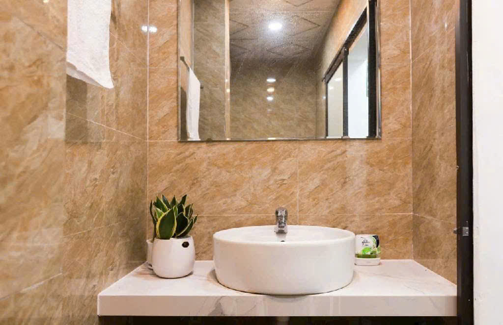 bán gấp nhà phố Bùi Ngọc Dương chỉ 10m ra phố, 4 tỷ